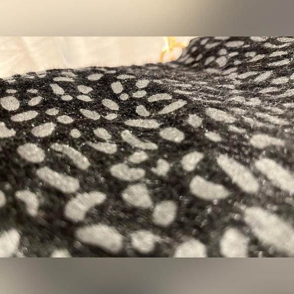 Black textured handbag - Picture 13 of 13